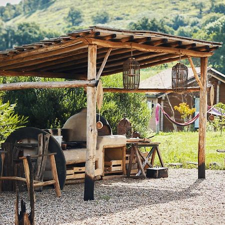Les Fous Du Village Saint-Esteben Bagian luar foto