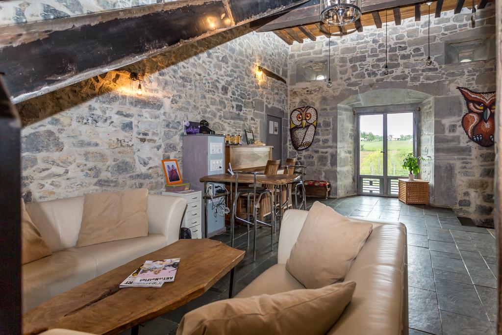 Les Fous Du Village Saint-Esteben Bagian luar foto