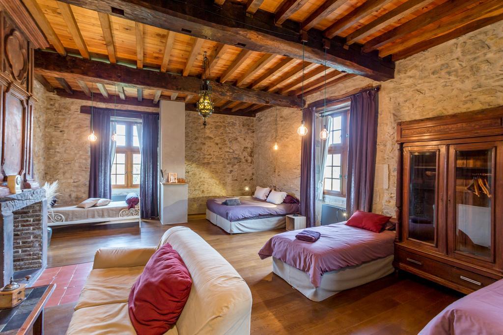 Les Fous Du Village Saint-Esteben Bagian luar foto